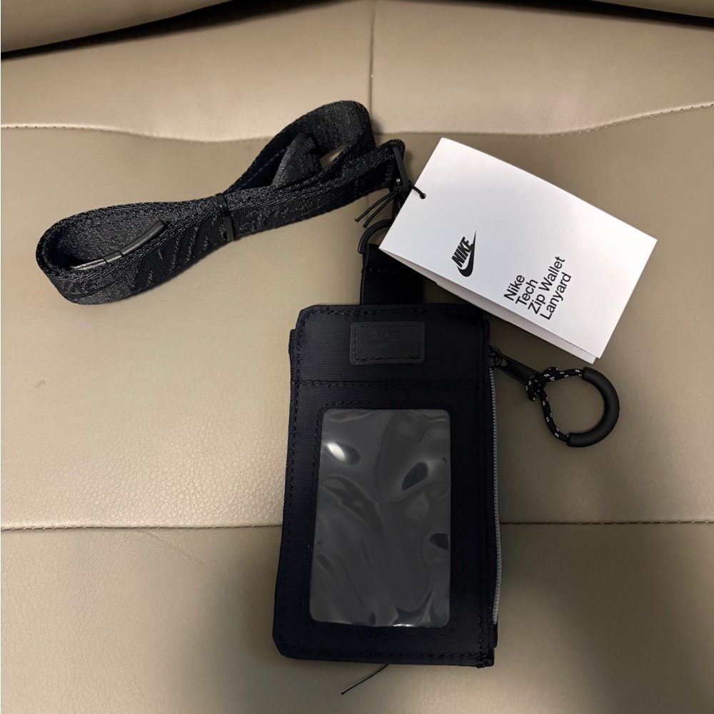 BNWT NIKE TECH STATEMENT ZIP WALLET LANYARD BLACK CARD HOLDER - Picture 8 of 14